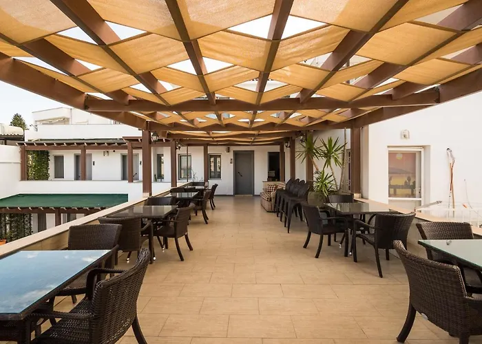 7 Art Feslegen Hotel By Egeos